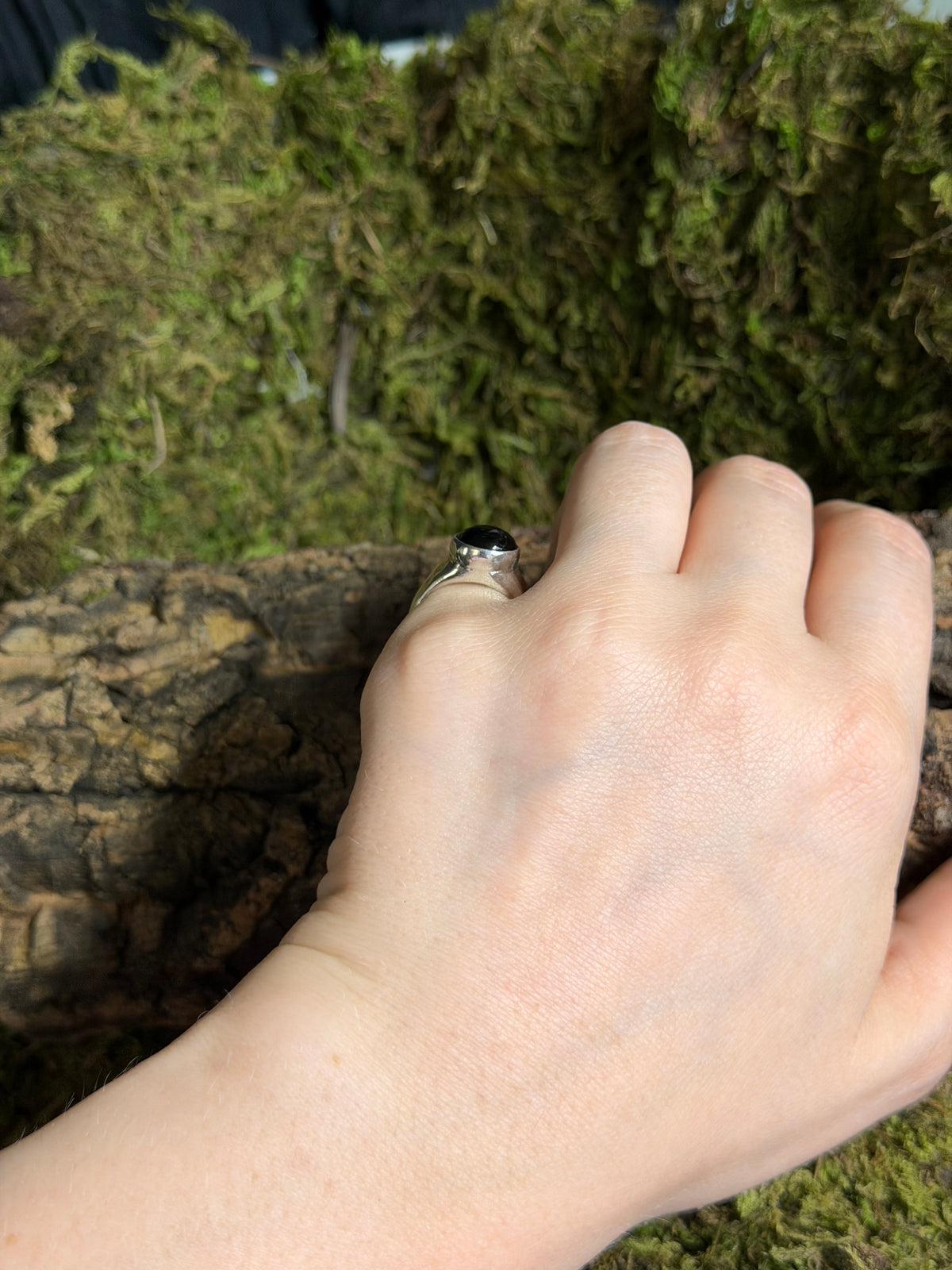 Onyx Signet ✦ Size 6.5