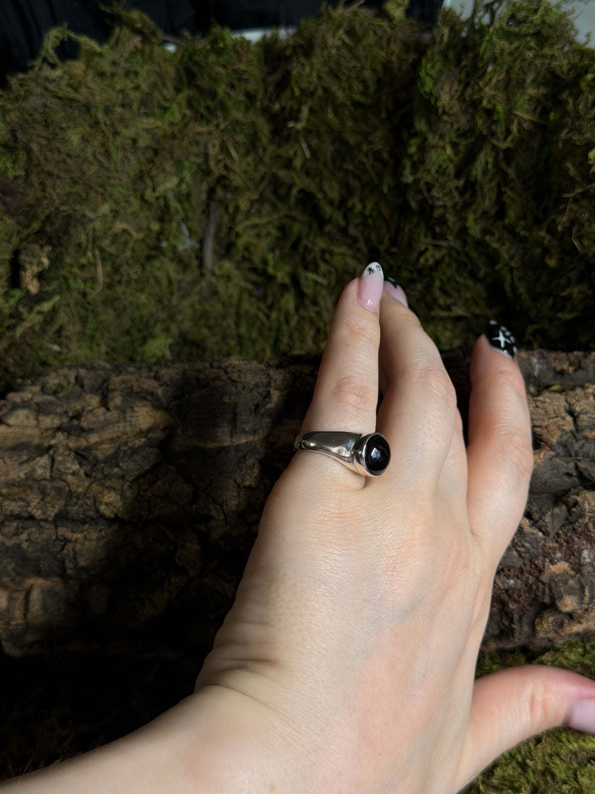 Onyx Signet ✦ Size 6.5